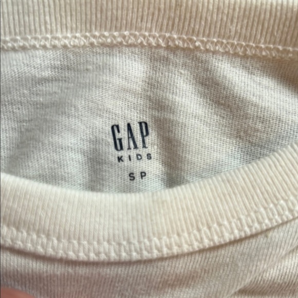 GAP Kids Long Sleeve Tee with Colorful Cap Design- NWOT⭐️ - Picture 2 of 4